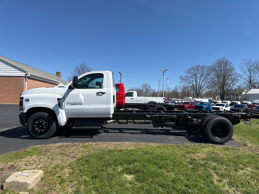 2024 Chevrolet Silverado 6500 HD Work Truck