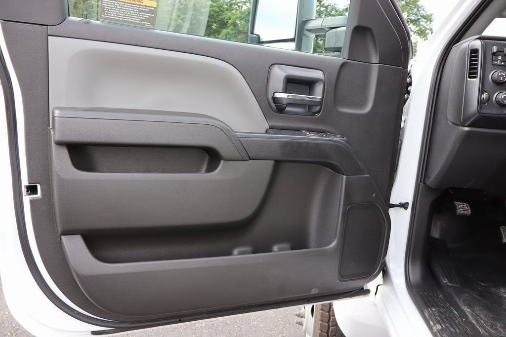 2024 Chevrolet Silverado 5500 HD Work Truck