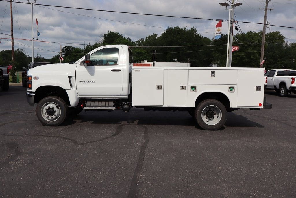 2024 Chevrolet Silverado 5500 HD Work Truck