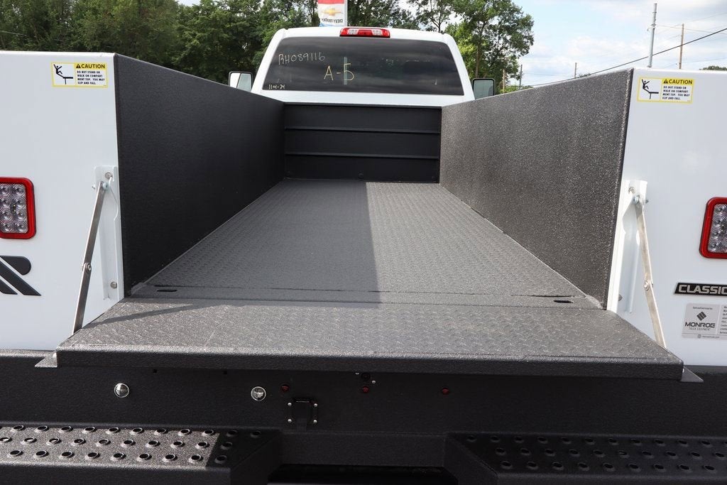 2024 Chevrolet Silverado 5500 HD Work Truck