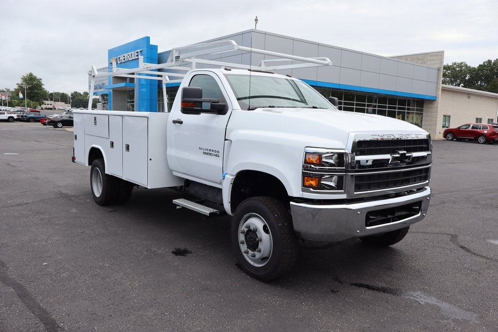 2024 Chevrolet Silverado 5500 HD Work Truck