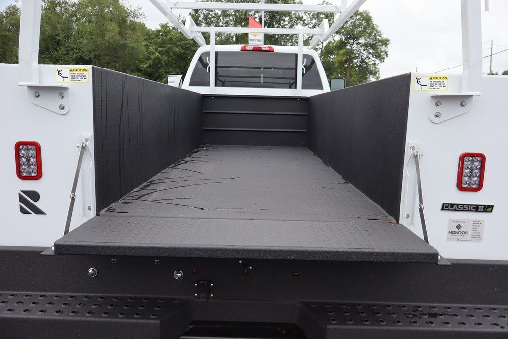 2024 Chevrolet Silverado 5500 HD Work Truck