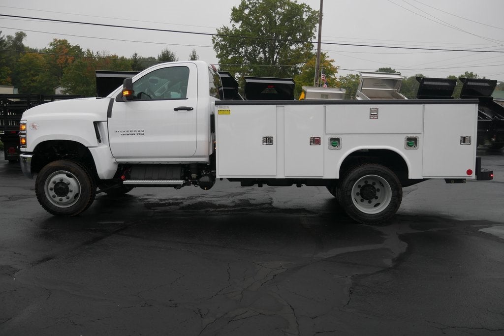 2024 Chevrolet Silverado 5500 HD Work Truck
