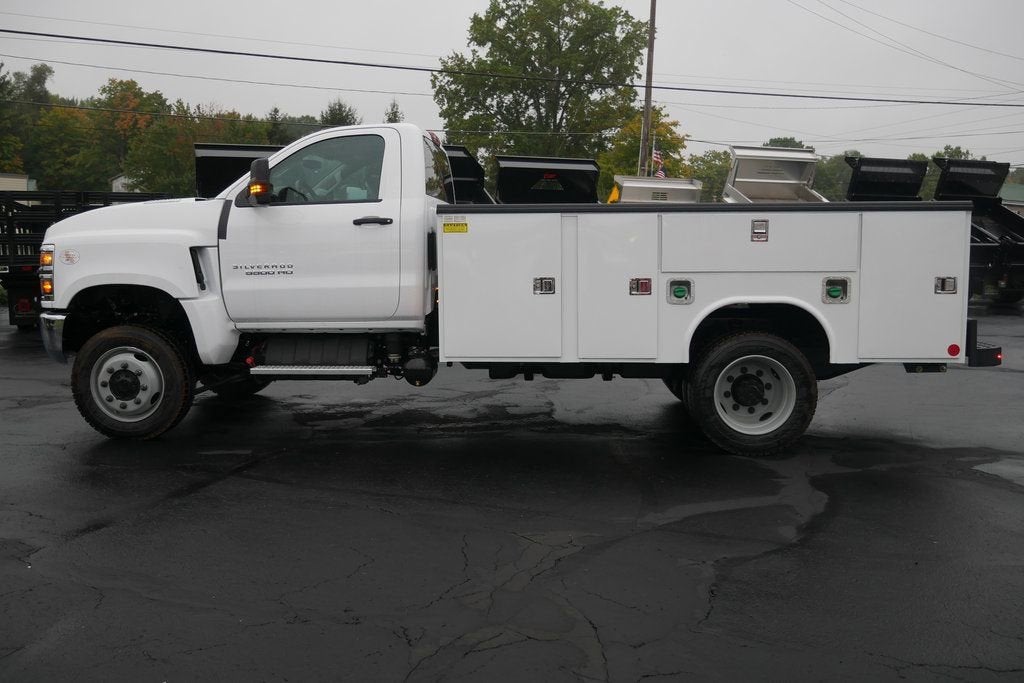 2024 Chevrolet Silverado 5500 HD Work Truck