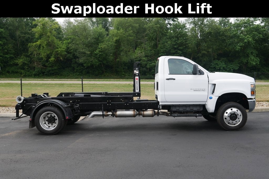 2024 Chevrolet Silverado 6500 HD Work Truck