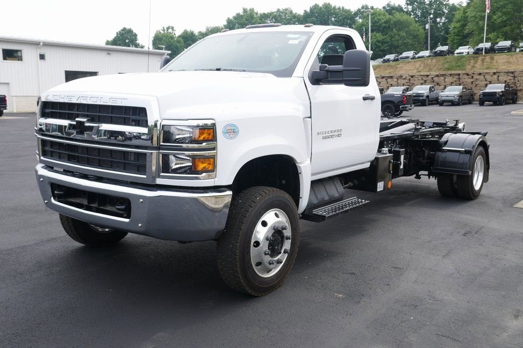 2024 Chevrolet Silverado 6500 HD Work Truck