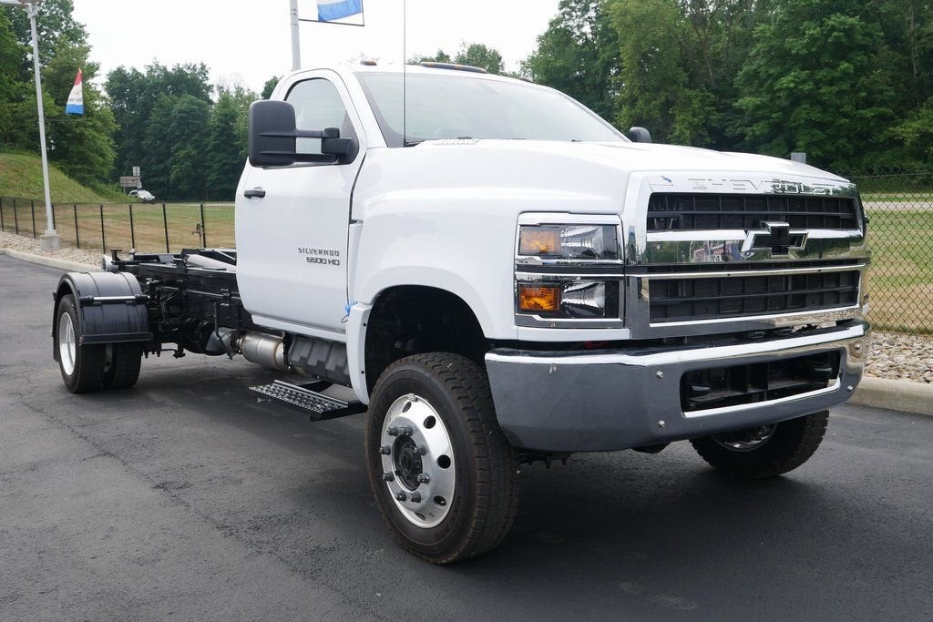 2024 Chevrolet Silverado 6500 HD Work Truck