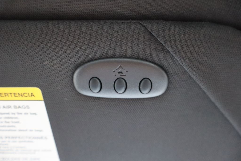 2012 Lincoln MKS Base