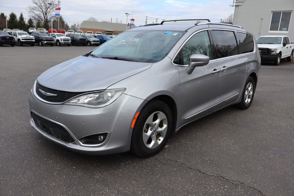2017 Chrysler Pacifica Touring-L Plus