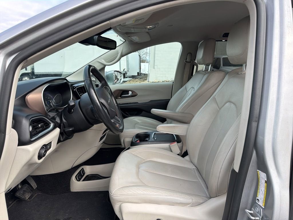 2017 Chrysler Pacifica Touring-L Plus