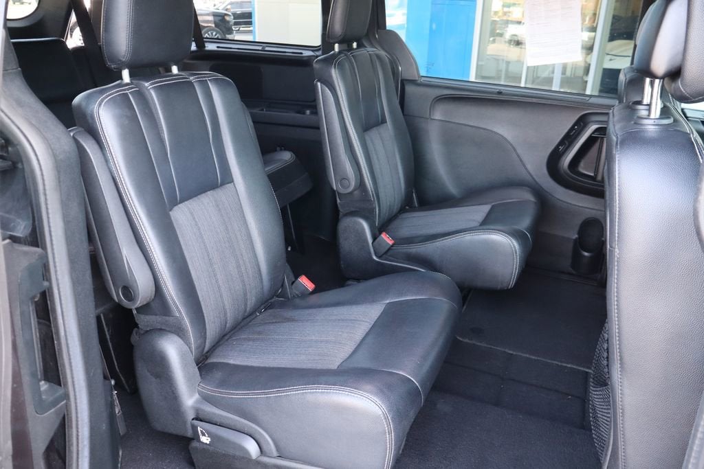 2015 Chrysler Town & Country S
