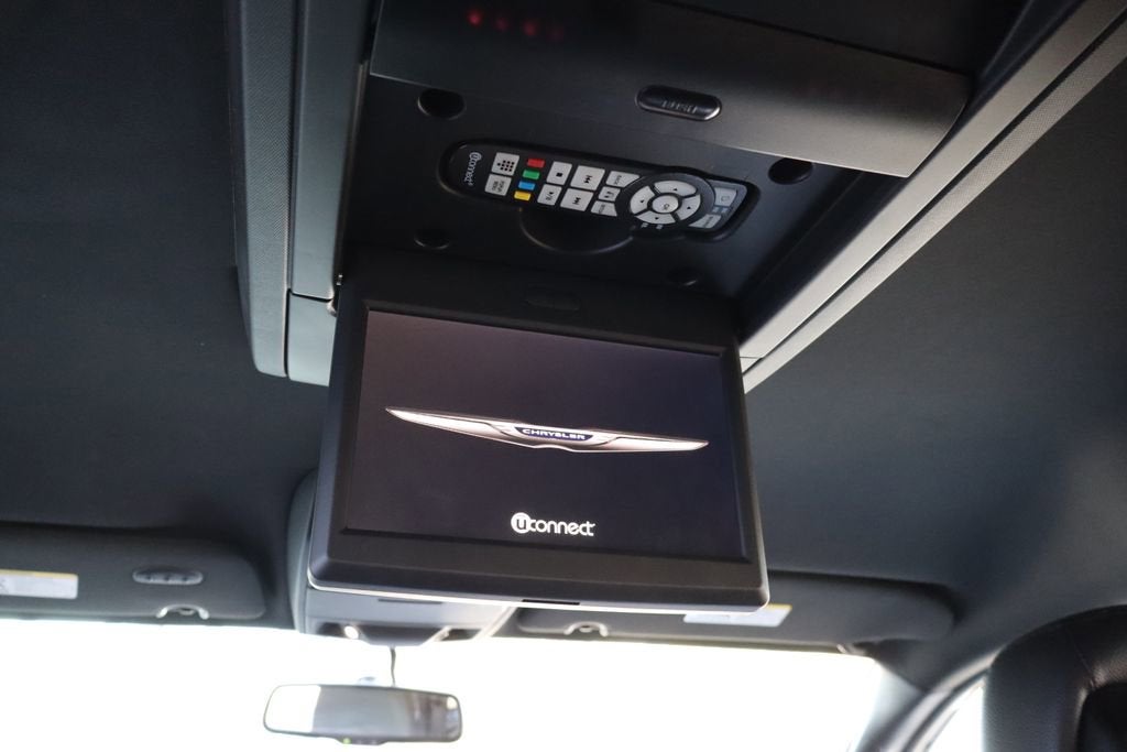 2015 Chrysler Town & Country S