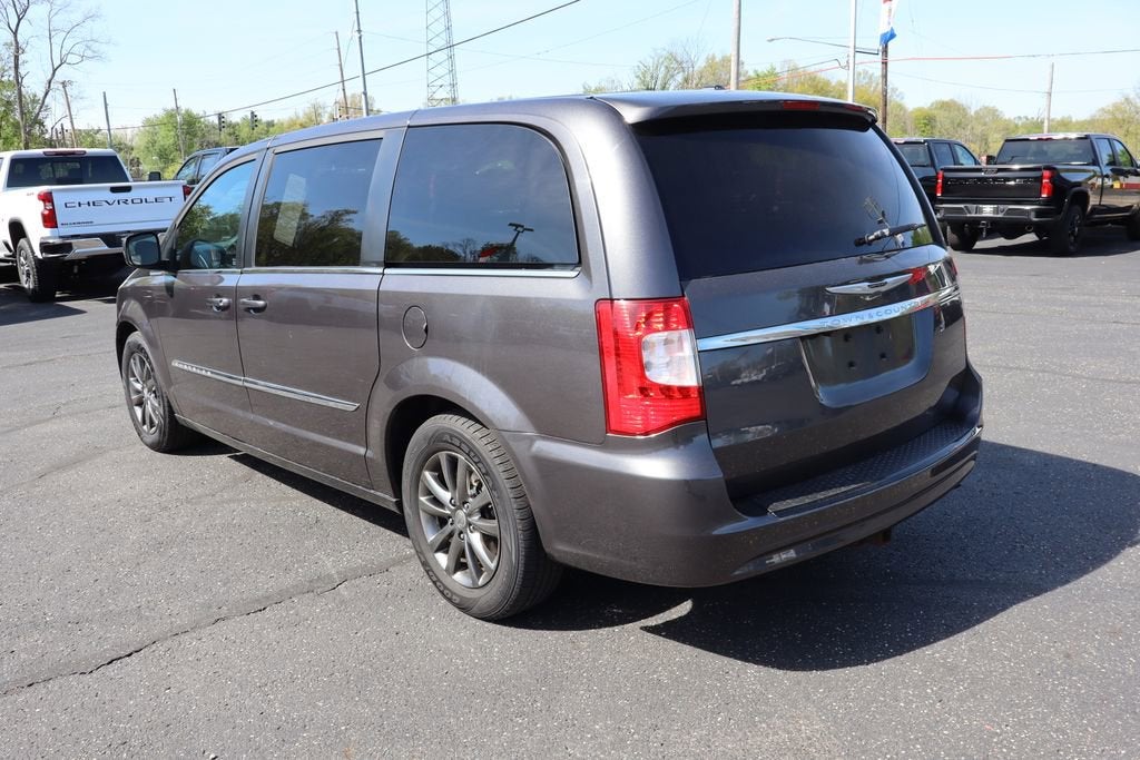 2015 Chrysler Town & Country S