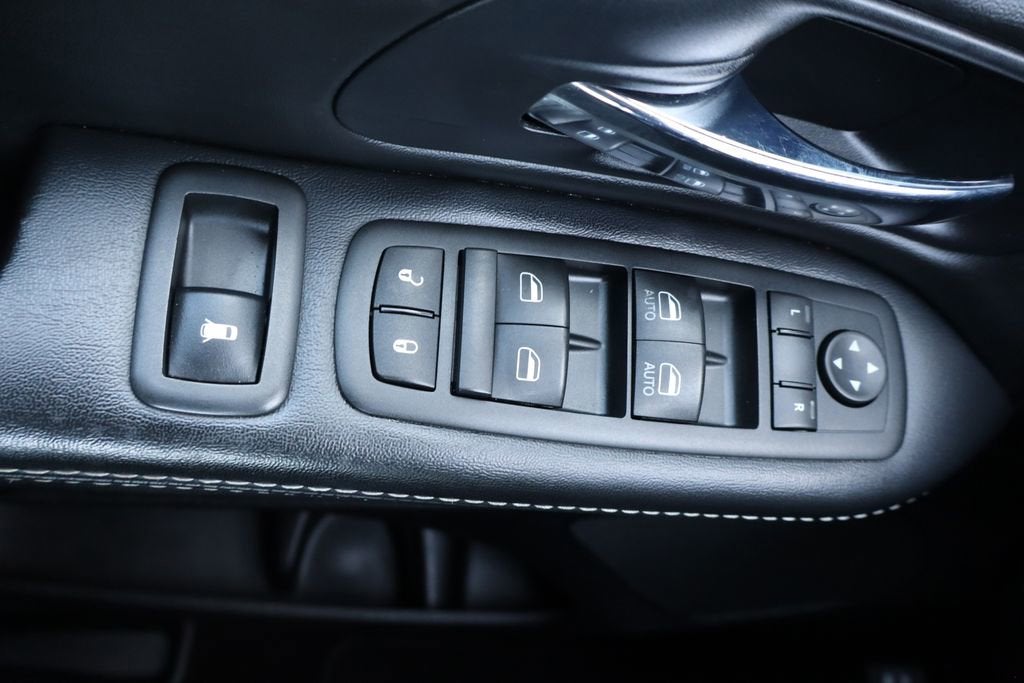 2015 Chrysler Town & Country S