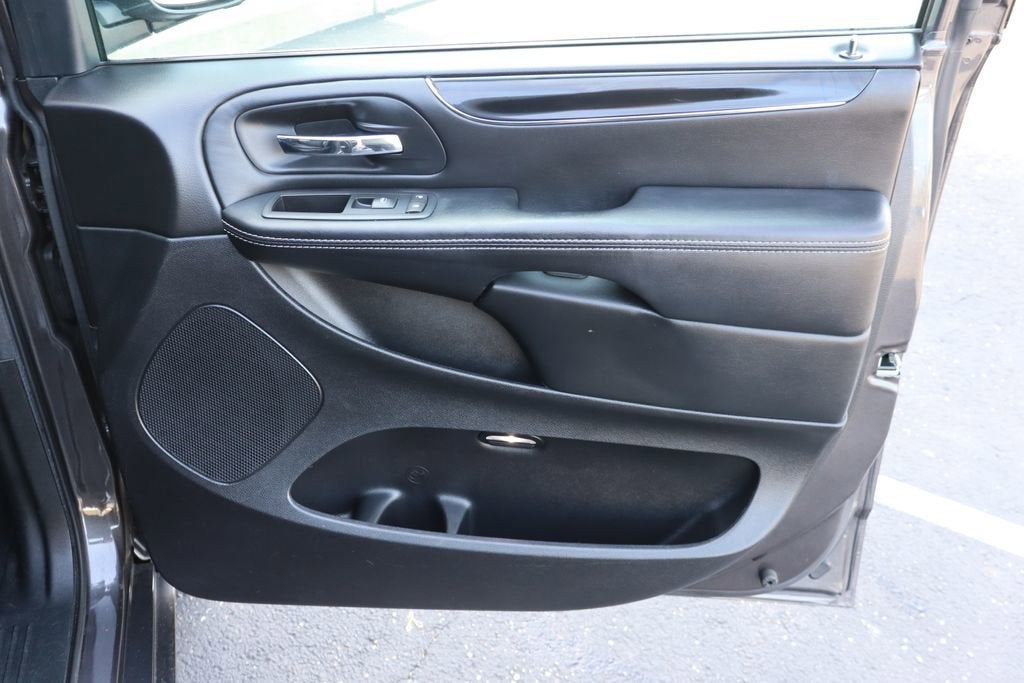 2015 Chrysler Town & Country S
