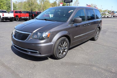 2015 Chrysler Town & Country S