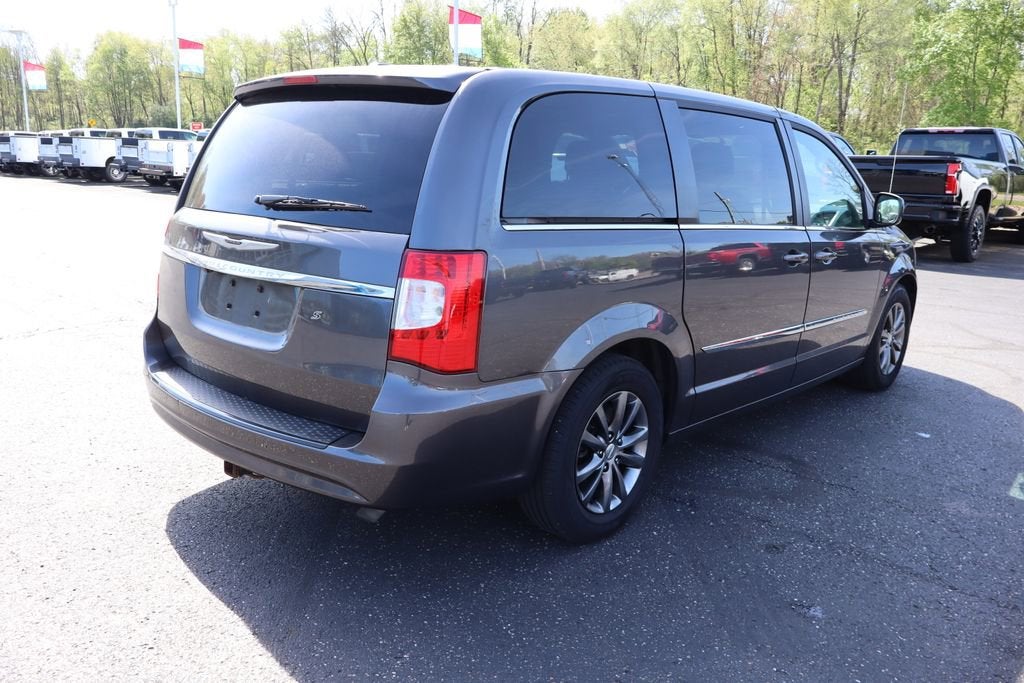 2015 Chrysler Town & Country S
