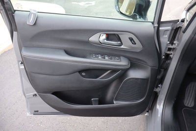 2025 Chrysler Pacifica Hybrid Select