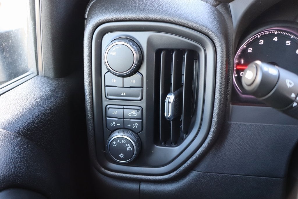 2024 Chevrolet Silverado 2500 HD Custom