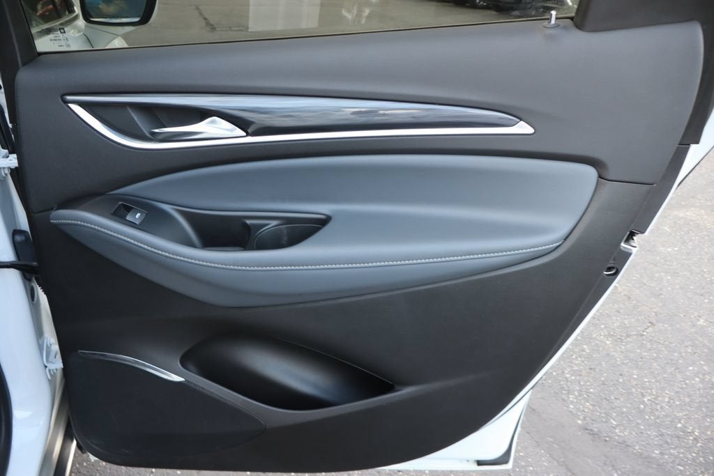 2023 Buick Enclave Essence - Photo 31