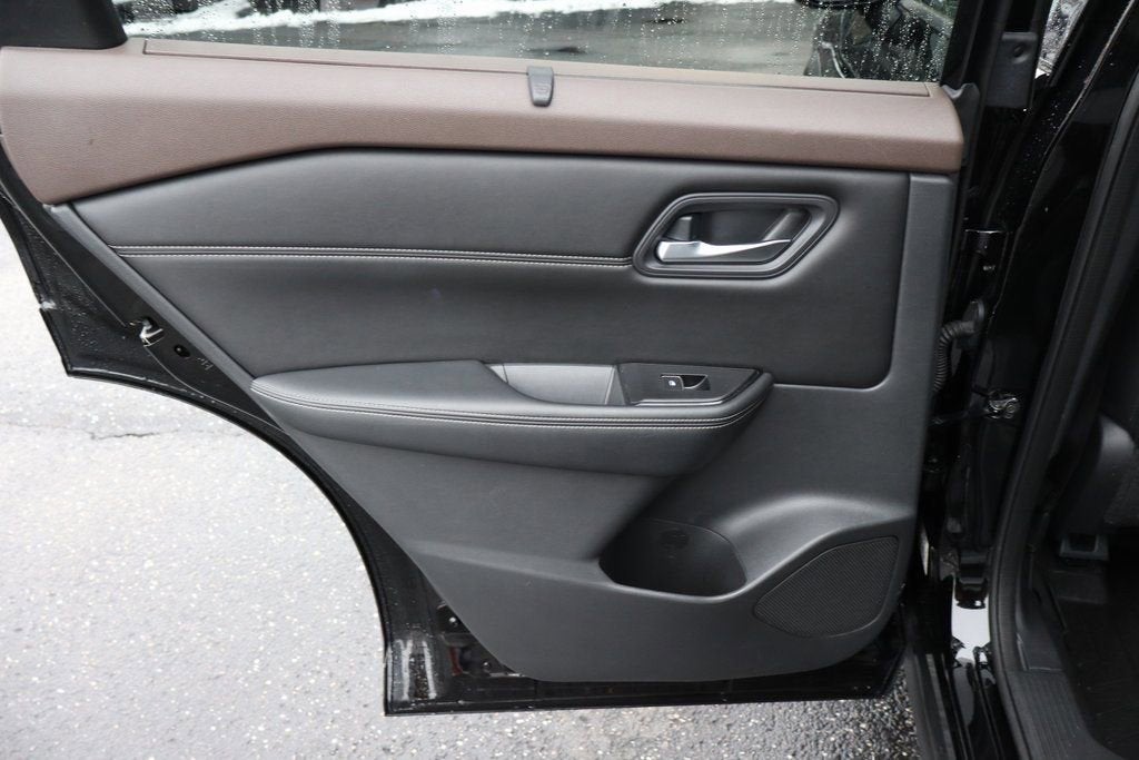 2022 Nissan Rogue SL