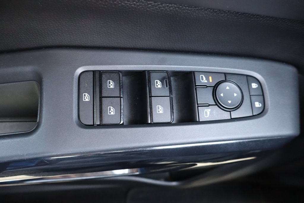2023 Nissan Pathfinder S