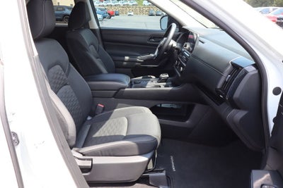 2023 Nissan Pathfinder S