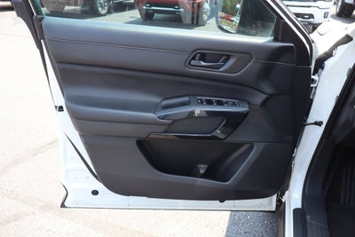 2023 Nissan Pathfinder S