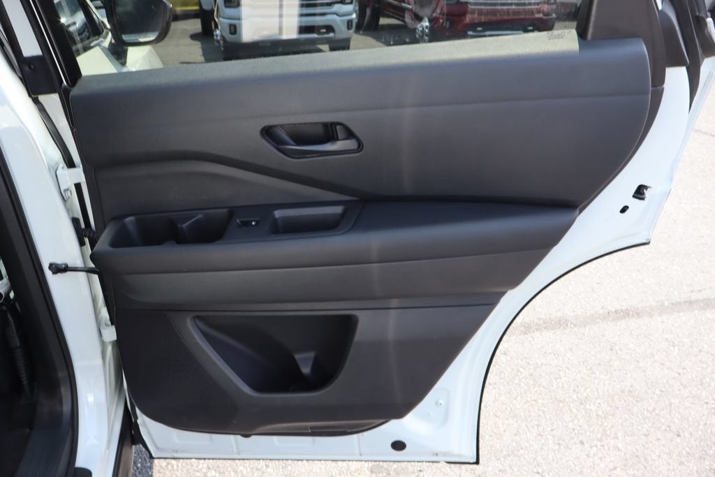 2023 Nissan Pathfinder S