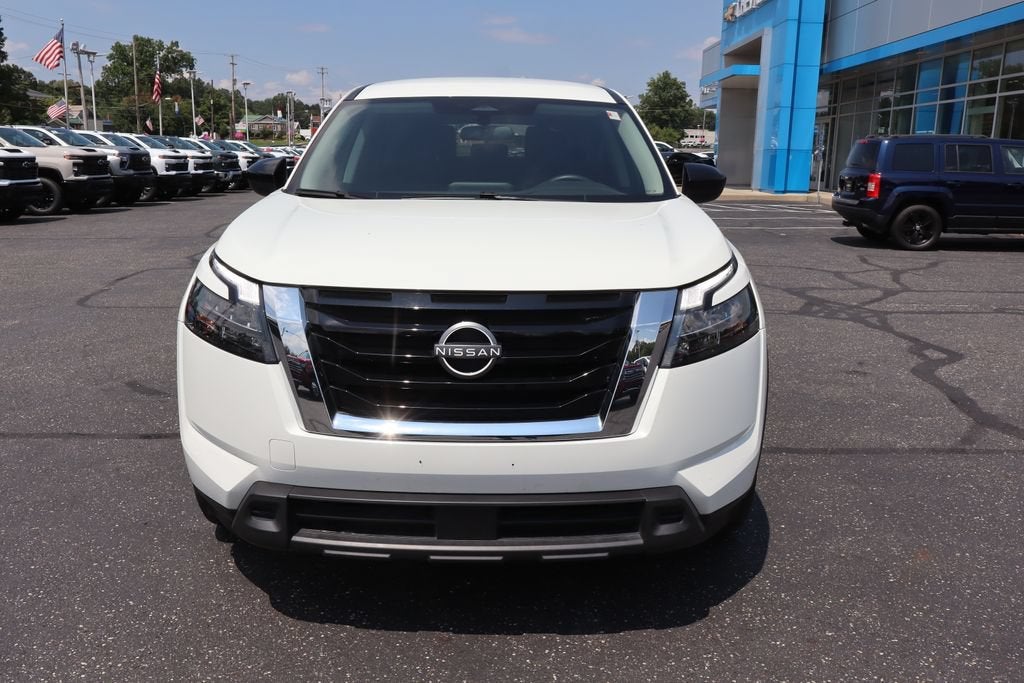 2023 Nissan Pathfinder S