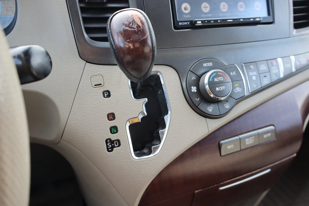 2012 Toyota Sienna XLE AAS