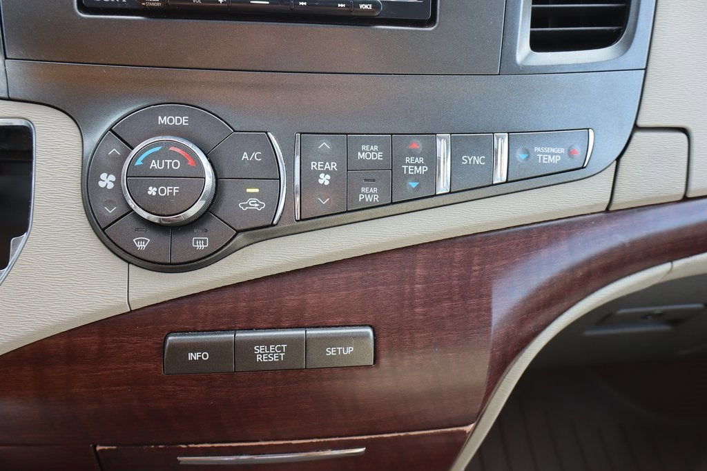 2012 Toyota Sienna XLE AAS