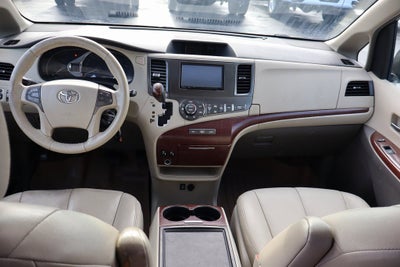 2012 Toyota Sienna XLE AAS