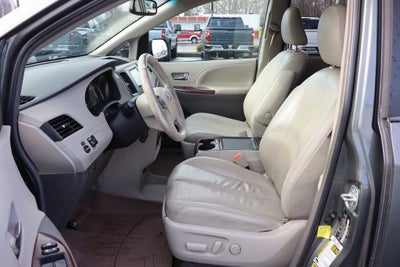 2012 Toyota Sienna XLE AAS
