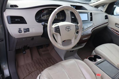 2012 Toyota Sienna XLE AAS