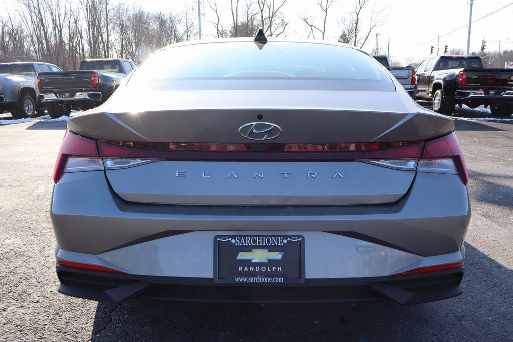 2021 Hyundai Elantra SE