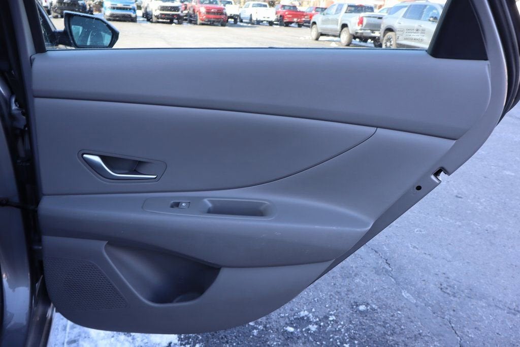 2021 Hyundai Elantra SE