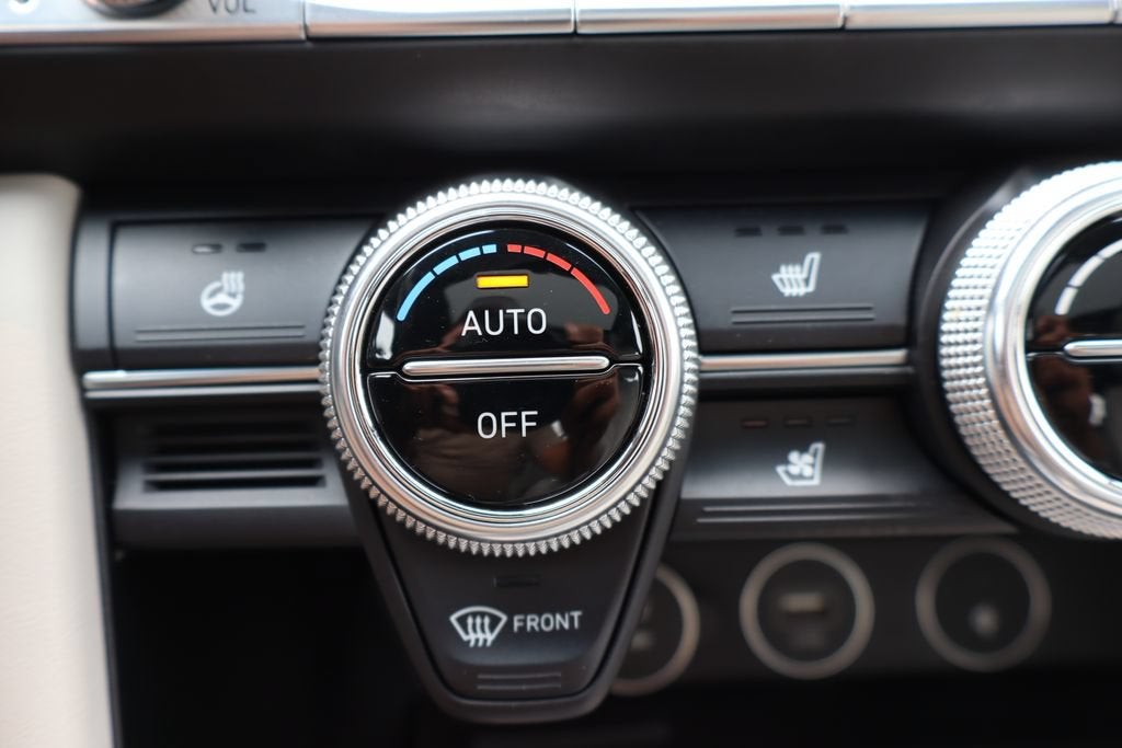 2023 Genesis G70 Base