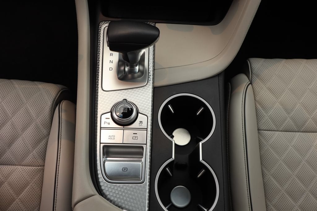 2023 Genesis G70 Base