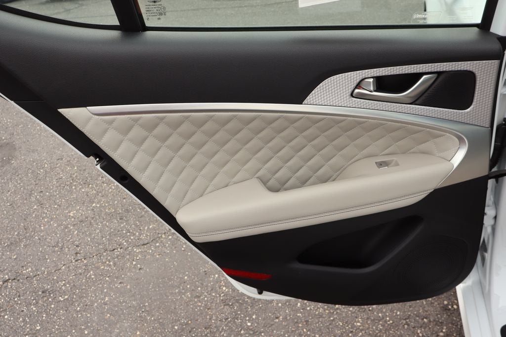 2023 Genesis G70 Base
