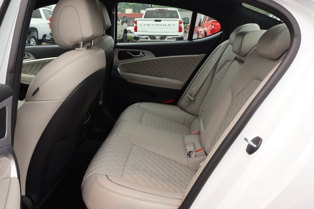 2023 Genesis G70 Base