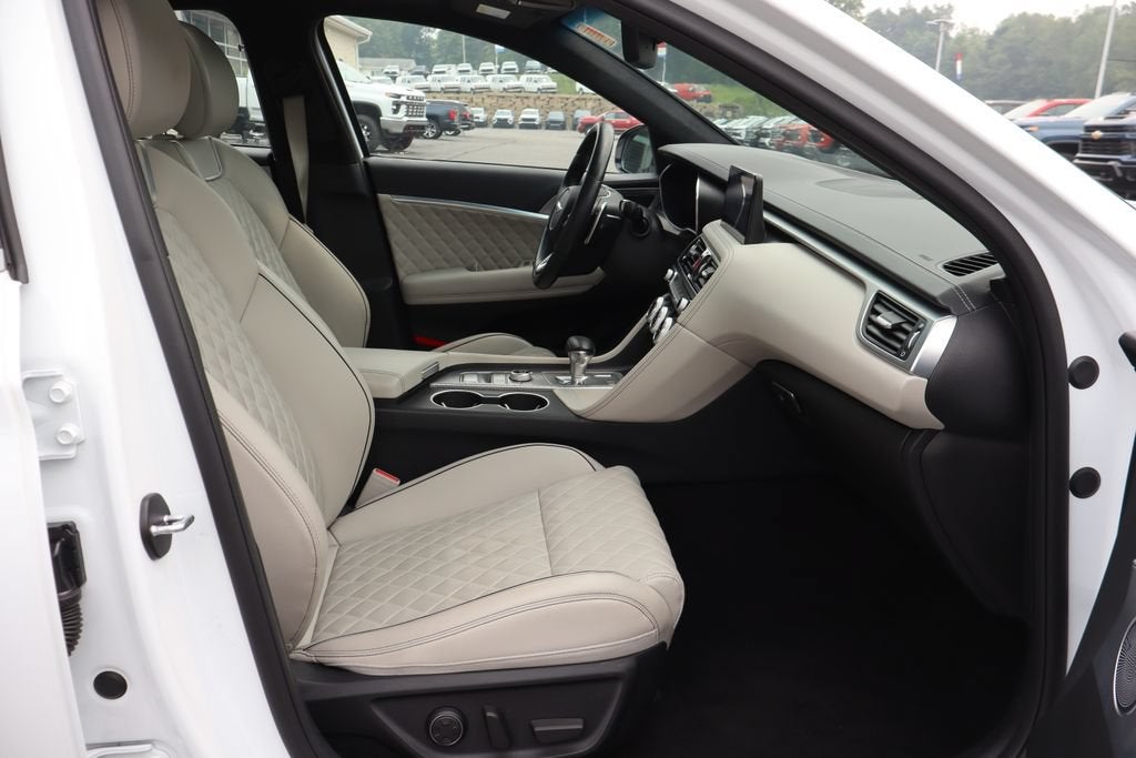 2023 Genesis G70 Base