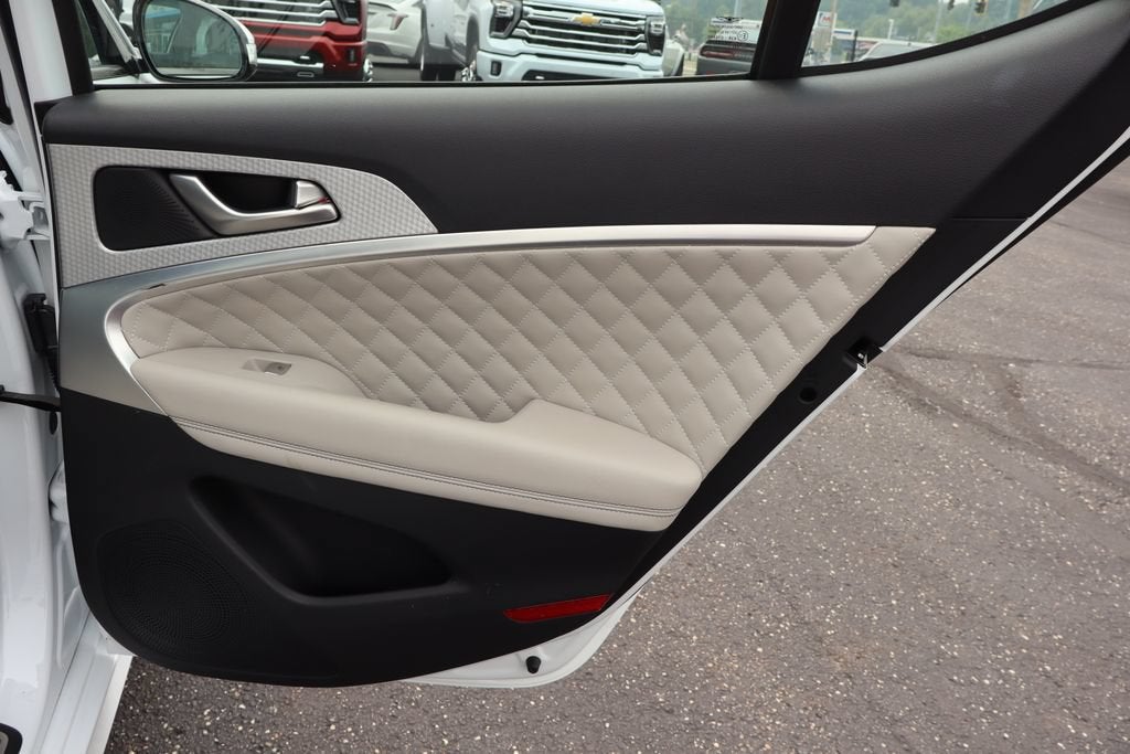 2023 Genesis G70 Base