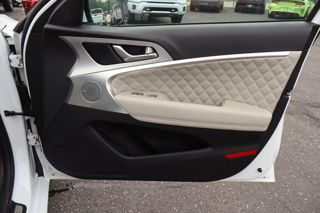 2023 Genesis G70 Base
