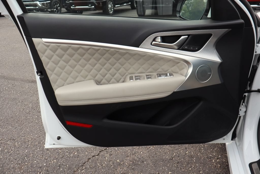 2023 Genesis G70 Base