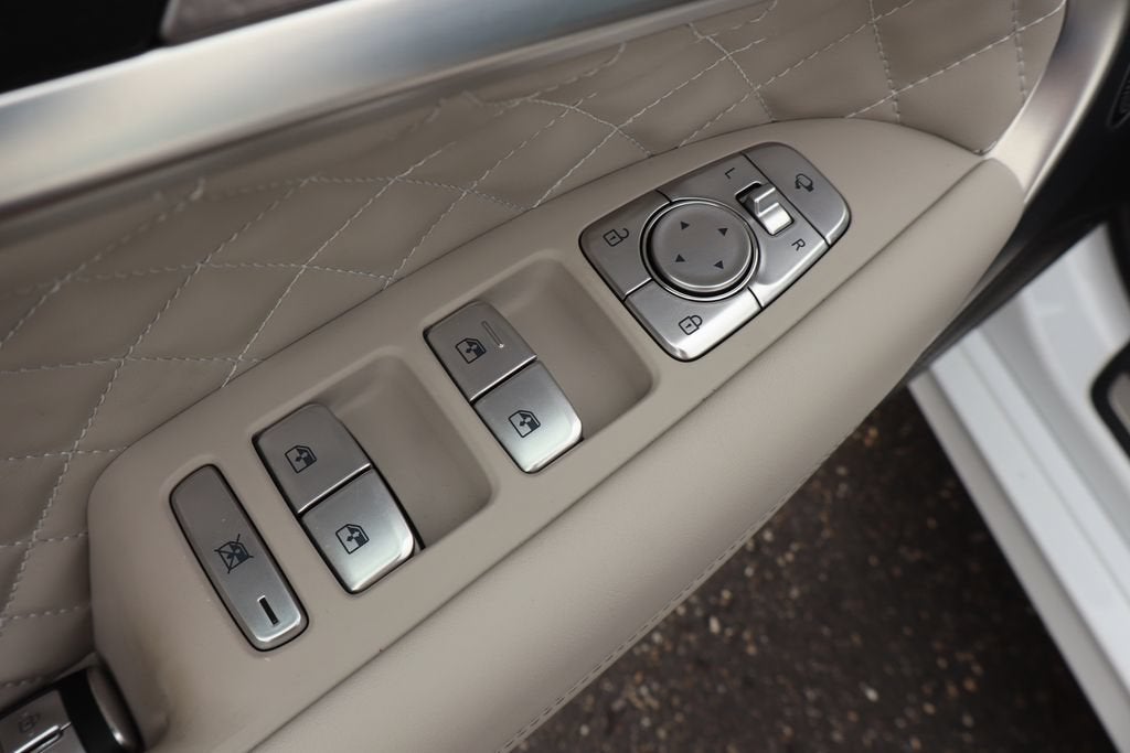 2023 Genesis G70 Base