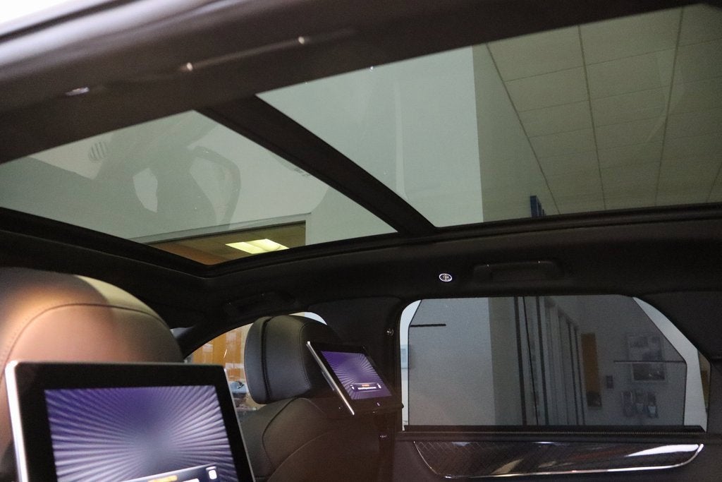 2025 Bentley Bentayga V8