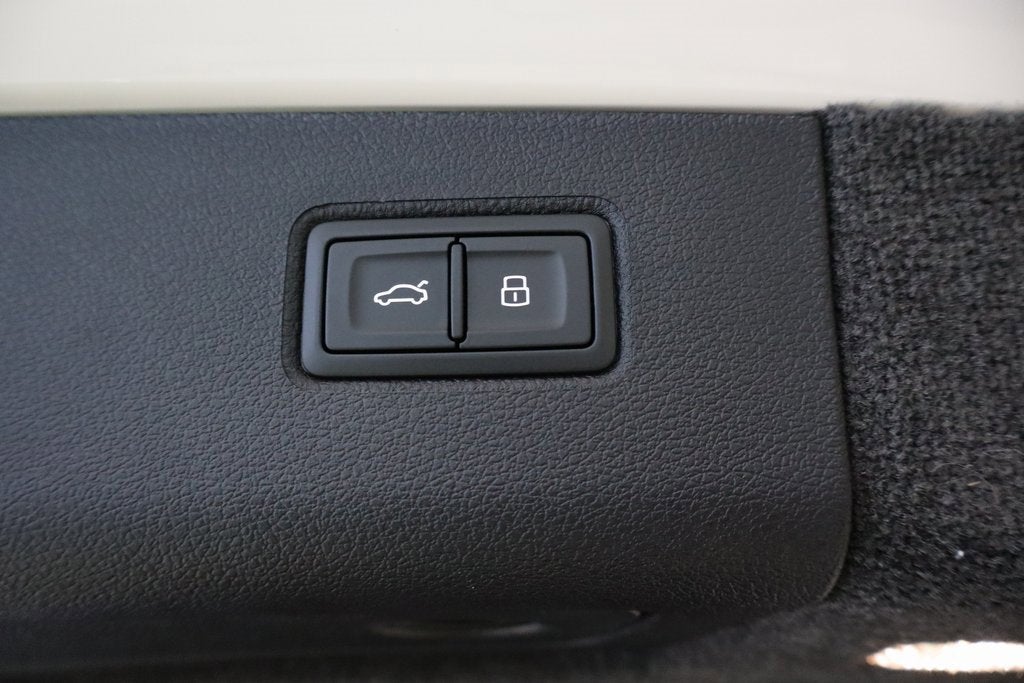 2025 Bentley Bentayga V8