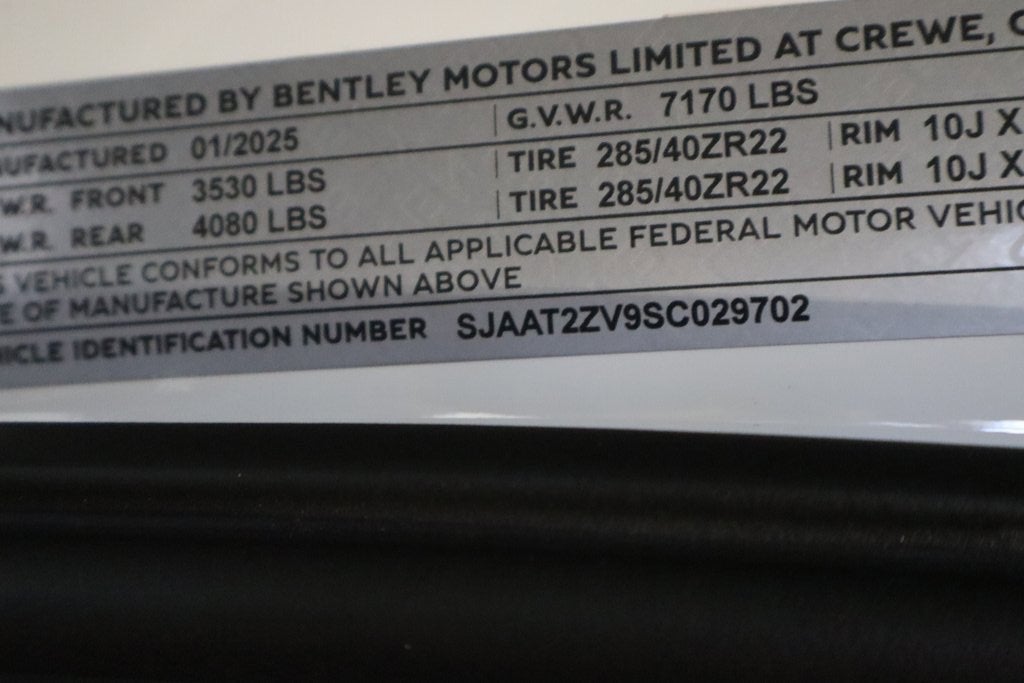 2025 Bentley Bentayga V8